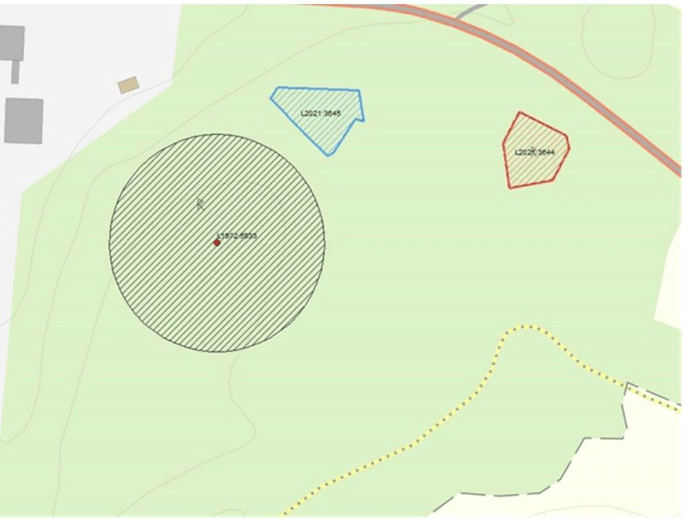 På bilden visas fornlämningarna och med en geometri runt graven på 60 meter.